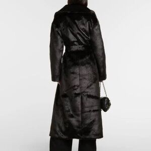 frankie shop black faux fur joni coat 🖤